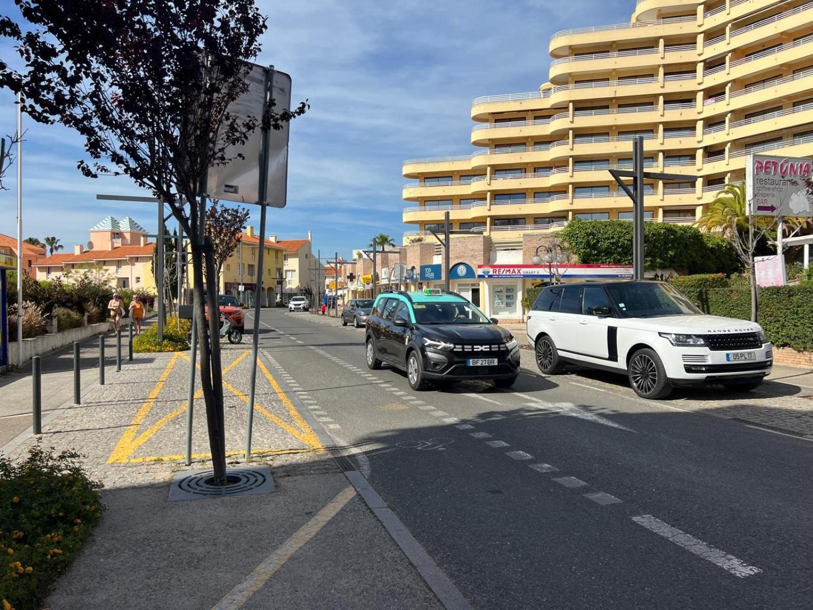 Marina Mar By Fhr Piscina Parking Apartment Quarteira Exterior photo